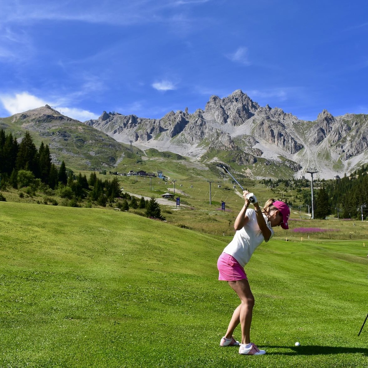 FP Events | Golf de Courchevel/Julien Ruffier Lanche, golfeuse en montagne